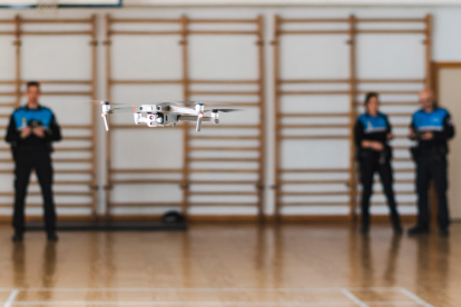 La Unidad de Drones de la Policía Local de Burgos consta actualmente de tres agentes.