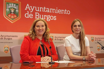 Cristina Ayala y Carolina Álvarez.
