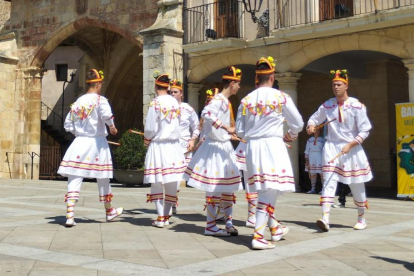 Imagen certamen de Bailes Tradicionales de la Diputación de Burgos del año pasado en Oña