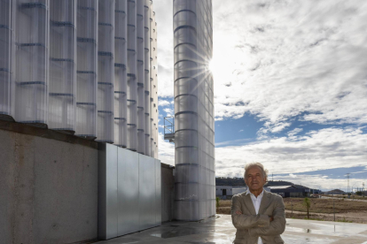 Teo López, presidente de DH Ecoenergías, en la central de Palencia.