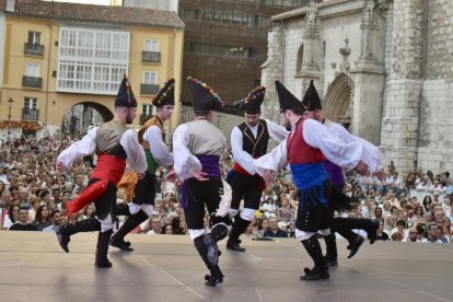 Clausura del Festival Internacional de Folclore Ciudad de Burgos.