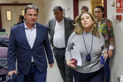 Ayala con el presidente del PP en Burgos, el también concejal en Burgos y presidente de la Diputación, Borja Suárez.