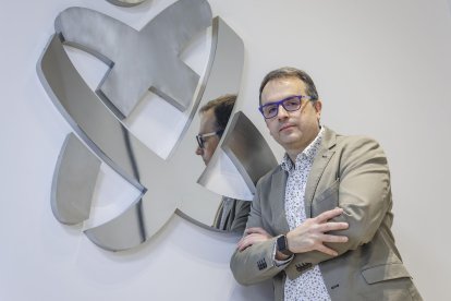 Raúl Soto es el nuevo decano del Colegio Oficial de Enfermería tras los 30 años al frente de Esther Reyes.