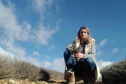 Libertad Cabal va a plantar una nueva parcela de lavandín