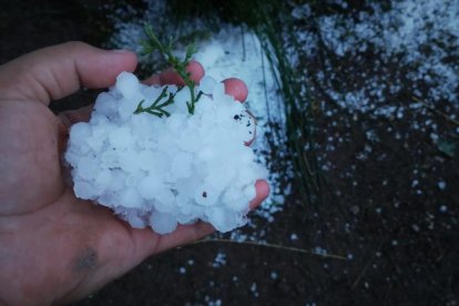 Imagen del granizo caído en Baños de Valdearados