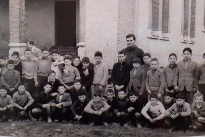 Antiguamente el 80% de los niños terminaba sin saber leer o escribir