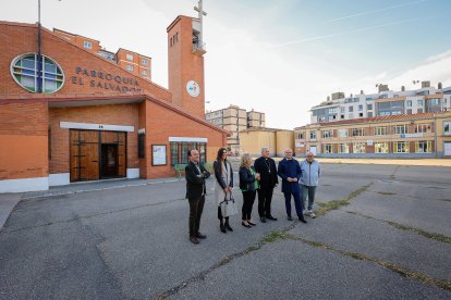 El espacio alrededor de la iglesia de El Salvador se convertirá en una plaza para uso de los vecinos con bancos y zonas verdes.