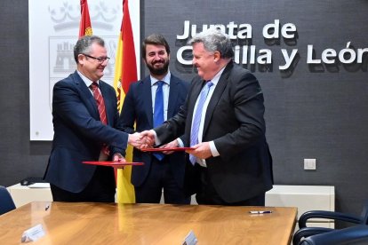 Imagen de la firma del convenio, en diciembre de 2025