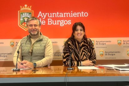 Los concejales socialistas Julián Vesga y Virginia Escudero.