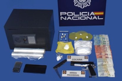 Imagen del material incautado por la Policía.