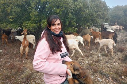 Isabel junto a sus animales