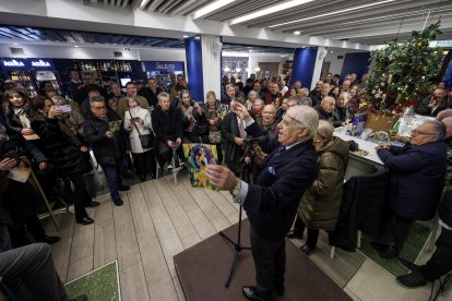 Miguel Ángel Salinas, con El Jaleíto lleno, durante su intervención en La Pascuala.