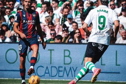 Imagen de Jorge Cabello durante un partido con el Levante.