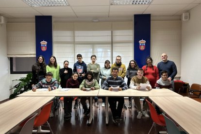 Jóvenes con discapacidad intelectual se gradúan por la Universidad de Burgos en un curso de formación para el empleo.
