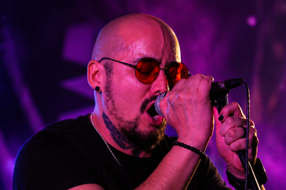 Dani Zapata, en concierto con Ozzmaniacs en Soria.