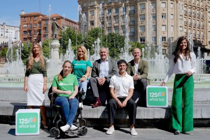La burgalesa Marta Fernández arropa los Premios Iberdrola Supera con su presencia en la presentación en Valladolid.