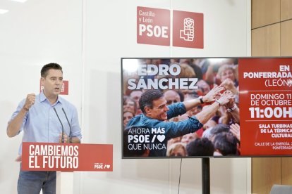 El secretario de Organización del PSOE de Castilla y León, Daniel de la Rosa, informa sobre la precampaña de las elecciones generales.