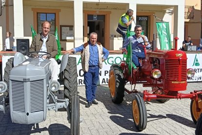 Joaquín Antonio Pino, Donaciano Dujo y David Martínez, en la Fiesta del Cordero de Fresno de Río Tirón.