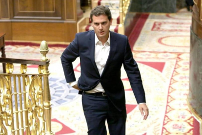 El presidente de Ciudadanos, Albert Rivera, en el hemiciclo del Congreso.-JUAN MANUEL PRATS