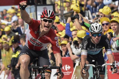 André Greipel gana en la meta de Zelande ante Mark Cavendish, que fue cuarto tras Peter Sagan y Fabian Cancellara.-Foto: AFP / ERIC FEFERBERG