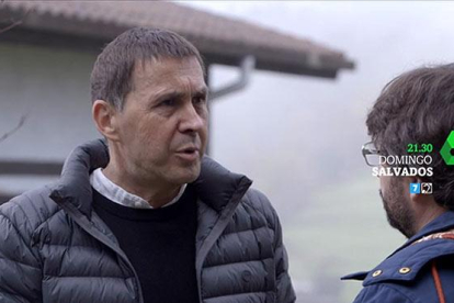 Arnaldo Otegi conversa con Jordi Évole en 'Salvados'.-