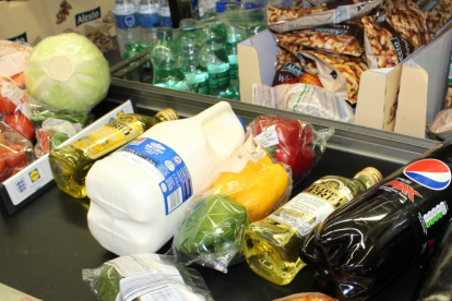 Productos en la cinta de un supermercado. ECB