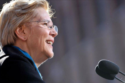 La senadora demócrata, Elizabeth Warren, anuncia su candidatura a las elecciones presidenciales de EEUU del 2020.-JOSEPH PREZIOSO (AFP)