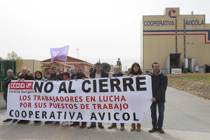 Imagen de una protesta a las puertas de laCooperativa Avícola-RAÚL G. OCHOA