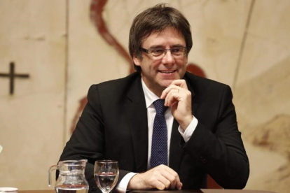 El 'president' Puigdemont, en la reunión del Govern.-