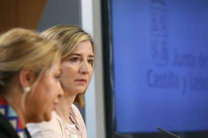 La vicepresidenta y portavoz de la Junta de Castilla y León, Rosa Valdeón, y la consejera de Familia, Alicia García, comparecen en rueda de prensa tras la reunión del Consejo de Gobierno-ICAL