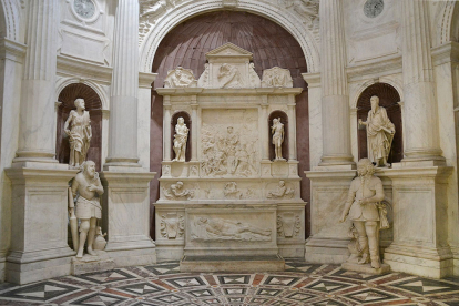 Capilla Caracciolo di Vico, en la iglesia de San Giovanni a Carbonara, obra cumbre de Diego de Siloe y Bartolomé Ordóñez en Nápoles. CARLO DELL’ ORTO