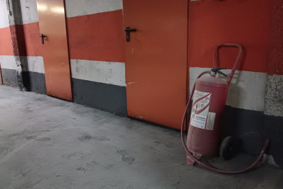 Un extintor vacío después de ser utilizado. ECB