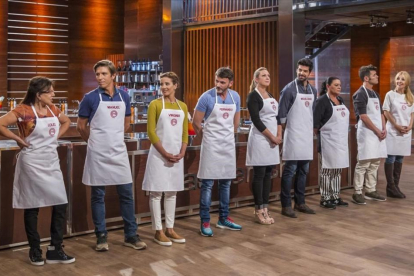 Los nueve concursantes iniciales de 'Masterchef celebrity', el nuevo porgrama de TVE.-TVE
