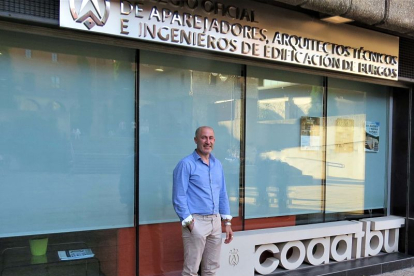 José Ignacio Pérez Gonzalo, nuevo presidente del Colegio Oficial de Aparejadores y Arquitectos Técnicos de Burgos. ICAL