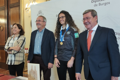 La burgalesa ha sido homenajeada por la Diputación de Burgos. ECB