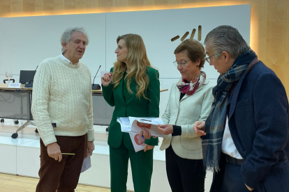 Sancho presentó el nuevo bloque programático del museo, que se prolongará hasta mayo, acompañada del director científico del MEH, Juan Luis Arsuaga, y la directora gerente del Sistema Atapuerca, Aurora Martín.