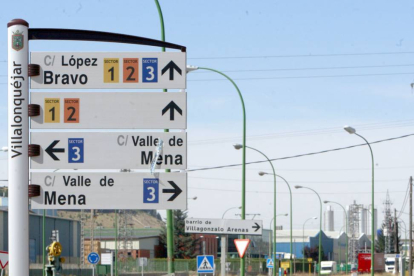 El Polígono Industrial de Villalonquéjar es el principal conglomerado de centros de trabajo en la capital.-RAÚL G. OCHOA