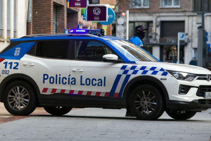 Imagen de un vehículo de la Policía Local. TOMÁS ALONSO