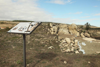 El pasado verano se realizó una excavación que dejó clara la existencia del dolmen.-G. G.