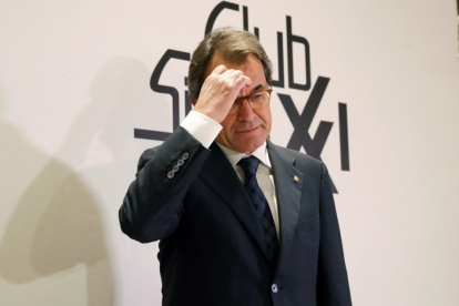 El expresident Artur Mas afirma que todavía no tiene todo el dinero de la fianza por el 9-N y pondrá su casa de garantía.-/ JUANJO-MARTIN (EFE)