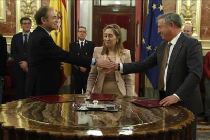 Firma de un convenio entre RTVE y las Cortes la semana pasada-EFE