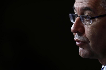 Josep Maria Bartomeu, el presidente del Barcelona, en la rueda de prensa que ofreció el pasado 30 de junio.-AP