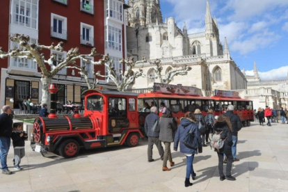El tren turístico de Burgos lleva tres años sin estar operativo. ECB