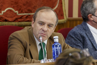 Fernando Martínez-Acitores, durante el Pleno del 16 de diciembre. SANTI OTERO