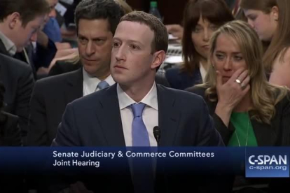 Los apuros de Marc Zuckerberg.-/ PERIODICO