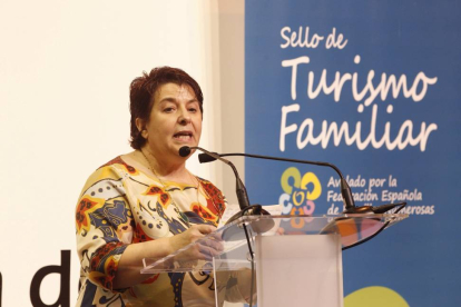 La alcaldesa de Segovia, Clara Luquero, presenta en Fitur la oferta turística de la ciudad-Ical