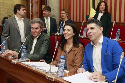 Los tres concejales de Ciudadanos durante un Pleno.-RAÚL G. OCHOA