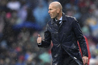 Zinedine Zidane, durante el partido contra el Villarreal.-GABRIEL BOUYS / AFP