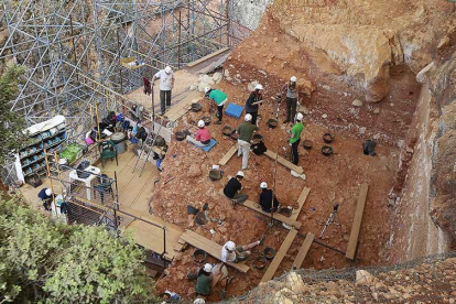 Las excavaciones en el nivel TD-10 de Dolina han sido muy fructíferas, mostrando diferentes modos de vida en el mismo espacio, y es la imagen de Atapuerca.-RAÚL G. OCHOA