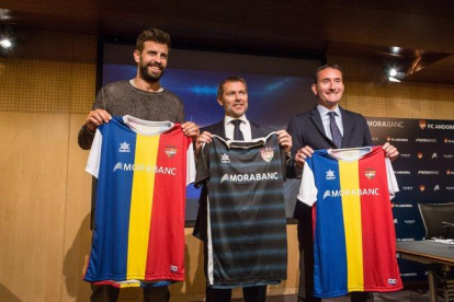 Piqué, durante la presentación del patrocinador del Andorra.-